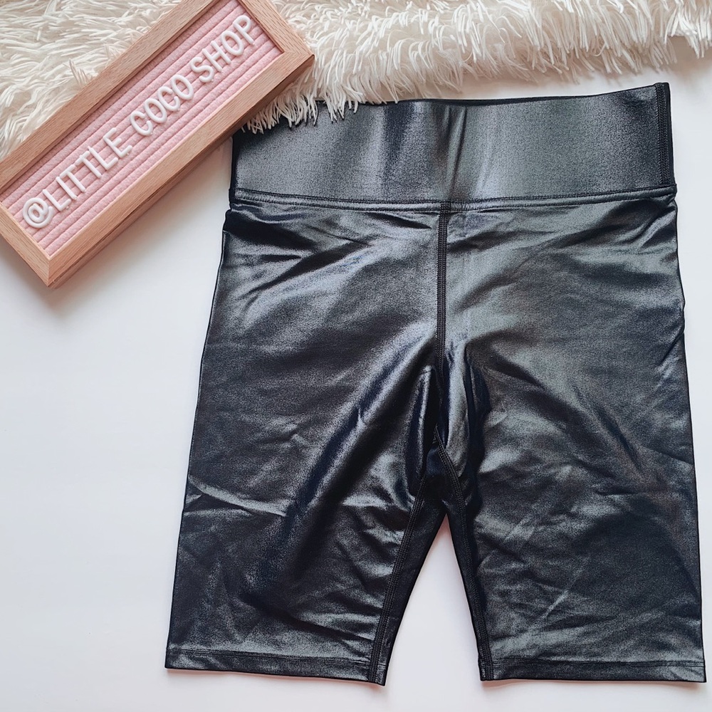 Carbon 38 High Rise Biker Short in Takara Shine